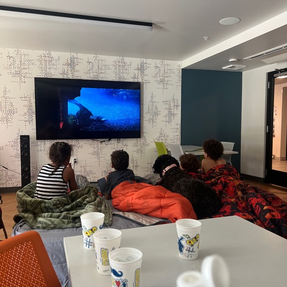 Meet your Posher, Margaret - Picture 2 of 3